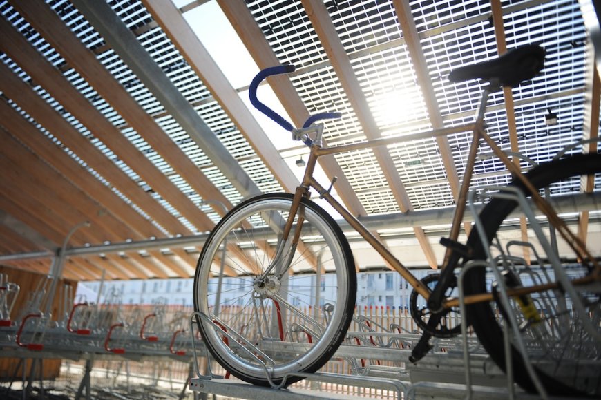 A Look at Paris’s Massive Bike Parking Facility at Gare du Nord